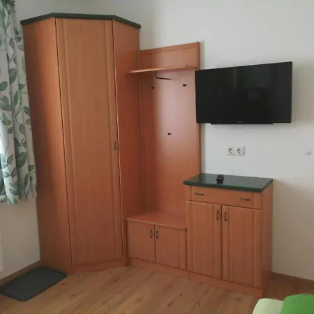 Wohlfuehlhof Bachzelt Konukevi
